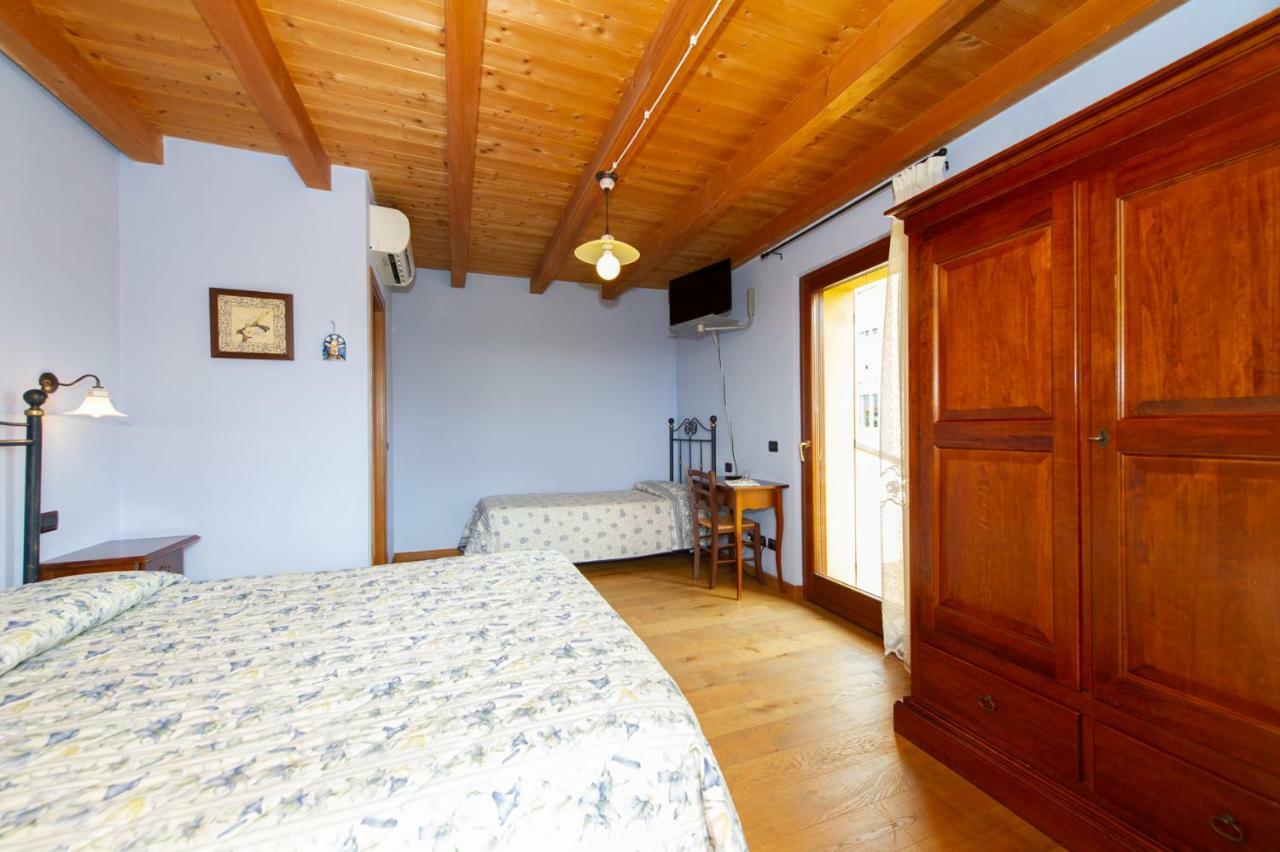 Agriturismo Lis Rosis Medea Exteriör bild